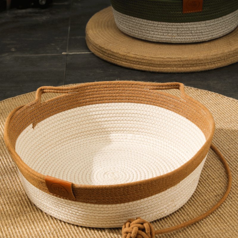 Comfort cushion included with the Claw Basket