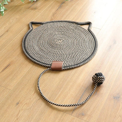 Black scratch mat with rope ball